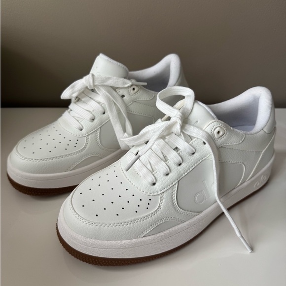 Alo Recovery Mode White Sneakers with Gum Sole, size 38 - Picture 3 of 5